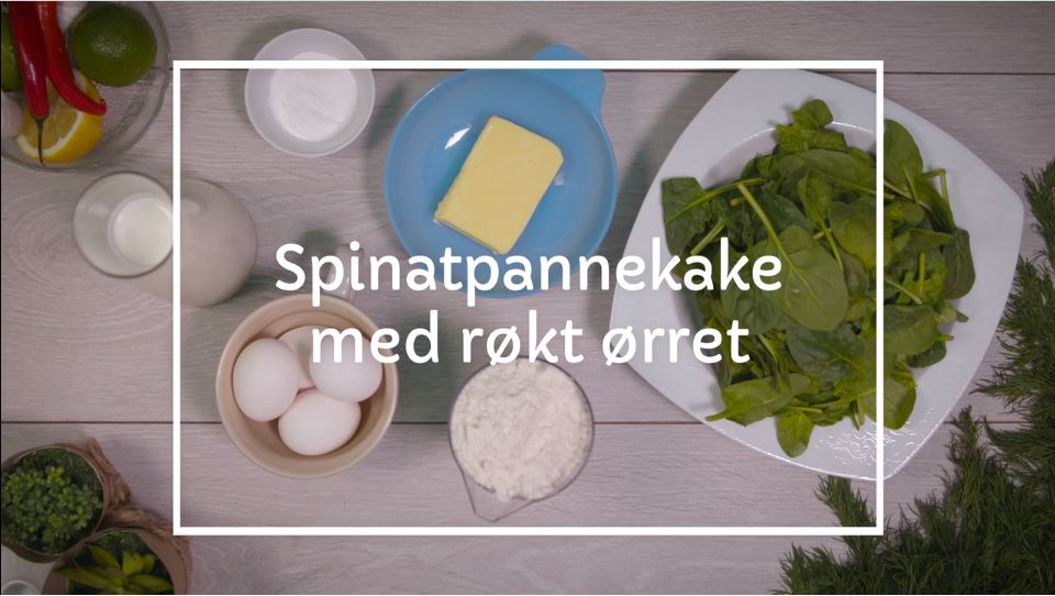 Spinatpannekake med røkt ørret