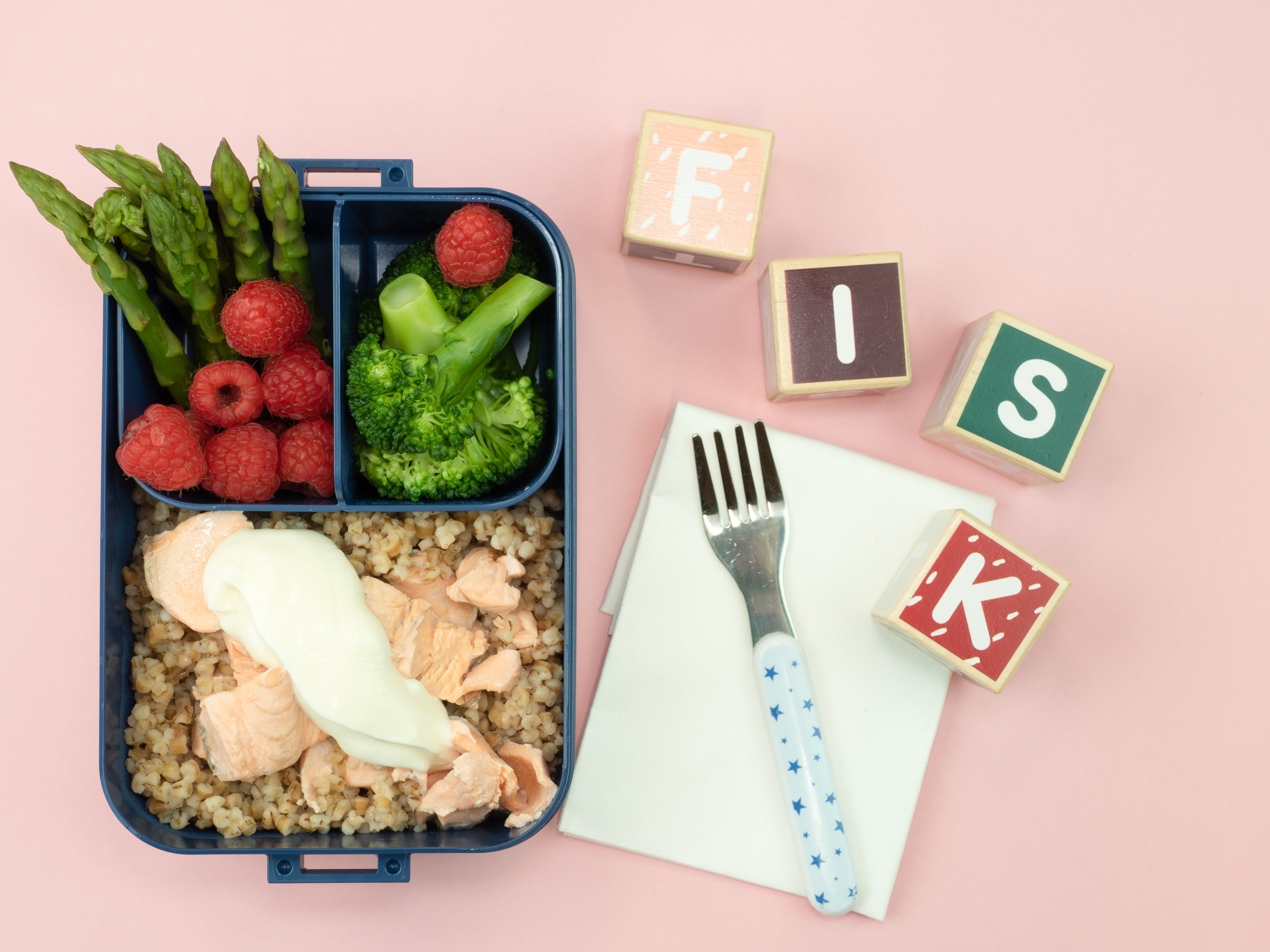 Kokt laks med byggryn